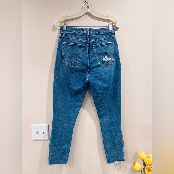 🔥Abercrombie & Fitch Women's Blue Distressed Jeans🔥 - Picture 2 of 7